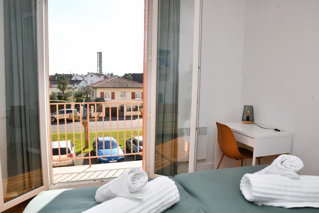 Vue Pyreneenne Elegante Avec 2 Chambres Tarbes Bagian luar foto